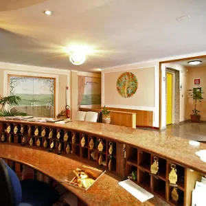 Cristal 3*, Bari Italia